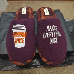 NWOT Dearfoams Slippers